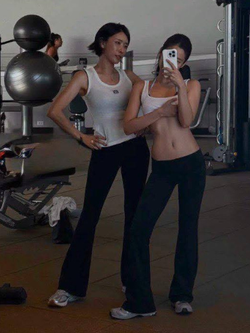 PT đăng ảnh mới nhất khoe vòng eo của Jennie, tiết lộ phải từ bỏ 1 thứ để có được cơ bụng nét căng