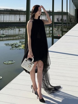 Chỉ thấy sự xinh đẹp của Jisoo tại show Dior