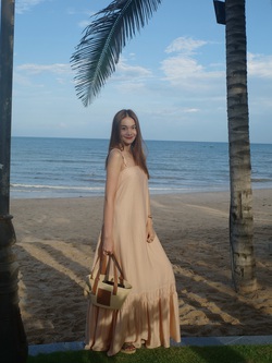 Không thể làm ngơ trước 5 mẫu váy mùa hè tuyệt xinh của các mỹ nhân Việt: Đẹp từ dạo phố tới đi du lịch