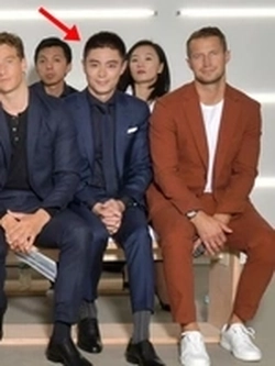 Từ tấm ảnh khiến fan cười bò của Hoắc Kiến Hoa ở show thời trang: Tư thế ngồi quyết định phong độ đàn ông ra sao?