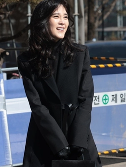 "Đại công chúa" xứ Hàn, định nghĩa lại sự xa xỉ: Chất lượng da thủ công và đường cong tối giản "soán ngôi" những chiếc logo