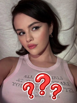 Mặc áo có dòng chữ lạ, Selena Gomez bị gắn mác "pick me girl"