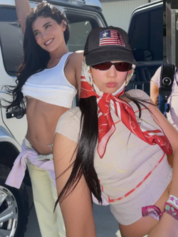 Khi mặc lồng lộn ở Coachella không còn là trend nữa