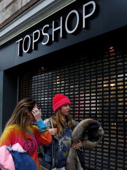 Topshop từng là thanh xuân của hội mặc “chất", là khao khát của nhiều tín đồ Việt, giờ ổn không?