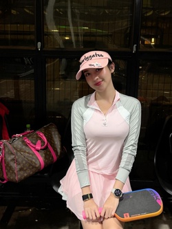 Huyền My đầu tư kho đồ mặc chơi pickleball 7 tiếng một ngày, cả tuần không trùng outfit