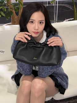 Bỏ logo to đùng, Dior khiến giới mộ điệu mê mẩn vì sự tinh tế