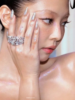 Jennie biến con gái khắp cõi mạng thành “tiên cá”: Trend makeup cực phẩm cho mùa hè đây chứ đâu