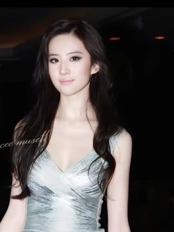 Giao diện sexy 11 năm trước của Lưu Diệc Phi khiến netizen gọi tên Ngọc Trinh