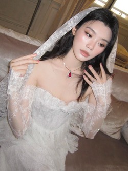 Sau đám cưới Hề Mộng Dao, dân tình truy tìm viên hồng ngọc "Vương giả chi sắc" - "Tứ thái truyền thừa" của gia tộc trùm sòng bạc Macau