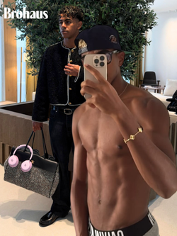 Lamine Yamal: Chanel Boy mang style “cháy phố” ngáng đường đại sứ Dior Mbappe
