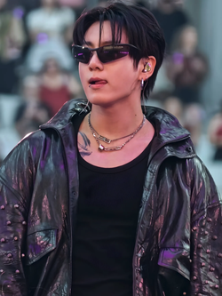 Không danh không phận, đây là thứ Jung Kook (BTS) nhận lại từ "mập mờ" của mình