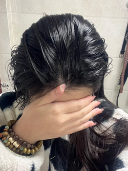 Tóc nhanh bết không phải do cơ địa, mà vì 6 sai lầm ai cũng từng mắc