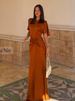 Bạn thân của Hailey Bieber, cô dâu đẹp nhất làng F1: Style cổ điển, nhan sắc không góc chết