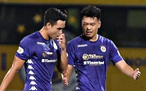 Bộ đôi trung vệ tuyển U23 thẫn thờ, thất vọng sau khi mắc lỗi khiến Hà Nội FC thủng lưới
