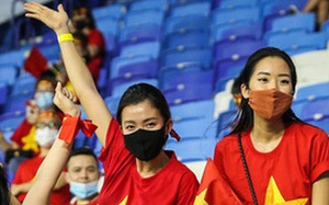 Người hâm mộ dễ dàng mua vé vào sân cổ vũ đội tuyển Việt Nam