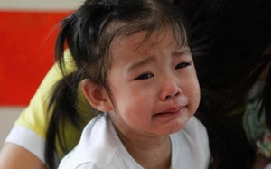 Bố mẹ ly hôn 7 năm lật nhật ký của con gái ra, đọc một câu mà muốn ứa nước mắt, hé lộ luôn sự thật đau lòng