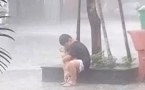 Nửa đ&ecirc;m bố giấu con trai đem vứt ch&oacute; cưng, cảnh tượng h&ocirc;m sau khiến &ocirc;ng bố &acirc;n hận bật kh&oacute;c