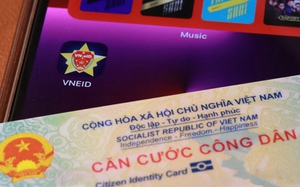 Từ 20/10, người d&acirc;n c&oacute; thể xuất tr&igrave;nh t&agrave;i khoản định danh điện tử thay CCCD gắn chip