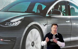 Tesla bị nghi ngờ muốn xuất khẩu ngược xe điện từ Trung Quốc sang Mỹ, tỷ phú Elon Musk chỉ đáp lại ngắn gọn 