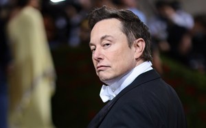 Khiến hàng nghìn nhân viên Twitter mất việc trong ngỡ ngàng, Elon Musk vô tình tiết lộ đang đọc cuốn sách 