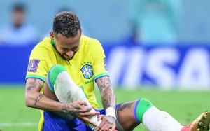 Neymar đón tin buồn trong ngày Brazil giành ngôi đầu bảng