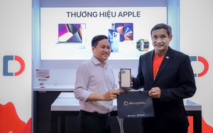 Đội tuyển nữ Việt Nam được tặng loạt smartphone xịn x&ograve; sau kỳ t&iacute;ch gi&agrave;nh v&eacute; v&agrave;o v&ograve;ng Chung kết World Cup