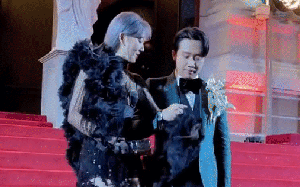 Chúc mừng Hari Won và Trấn Thành, spotlight "mặc xấu" đêm qua đã dành trọn cho 2 vị!