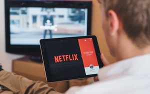 CEO Netflix x&aacute;c nhận g&oacute;i cước gi&aacute; rẻ, ch&egrave;n quảng c&aacute;o