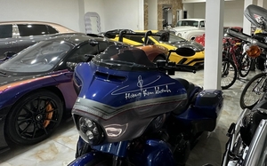 Đại gia Hoàng Kim Khánh úp mở Bentley hàng hiếm trong garage trước Tết, than phiền không có chỗ để xe