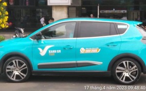 Taxi điện của tỉ phú Phạm Nhật Vượng bất ngờ xuất hiện tại TP HCM