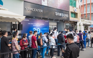 Không khí náo nhiệt trong ngày khai trương cửa hàng trải nghiệm Samsung SamCenter thứ 30