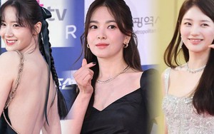 Thảm đỏ lễ trao giải Rồng Xanh Series 2023: Song Hye Kyo bùng nổ nhan sắc, Yoona cùng Suzy đọ dáng cực gắt