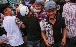 Hàng trăm thanh niên hào hứng "giật cô hồn" ngày Rằm tháng 7 ở TPHCM