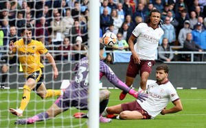 Man City thua sốc tại Molineux