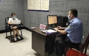 Cho người lạ mượn thẻ ngân hàng “chuyển khoản” hơn 421 triệu đồng, nữ sinh 20 tuổi bị phạt hơn 7 triệu: Khi nhận ra lỗi sai thì đã quá muộn