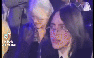 Billie Eilish khinh miệt các TikToker tại People&apos;s Choice Awards?