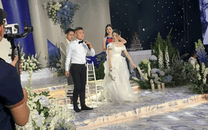 Video: Đến ngày cưới Quang Hải và Chu Thanh Huyền dân tình mới biết ai là người tỏ tình trước