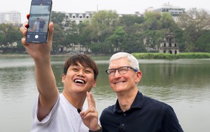 CEO Tim Cook đăng ảnh cùng Duy Thẩm, lập tức khoe tính năng quay video cực đỉnh trên iPhone