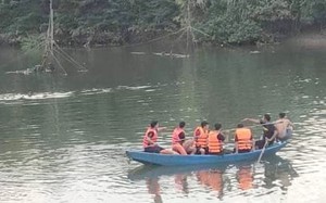 Lật thuyền ở Quảng Ninh, 4 người mất tích