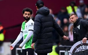 Mohamed Salah cãi nhau với Jurgen Klopp