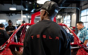 ĐẮNG: Làm việc 12 tiếng/ngày, ngủ trong ô tô và tắm tại nhà máy để tiết kiệm thời gian, giám sát sản xuất của Tesla vẫn bị sa thải sau 5 năm 