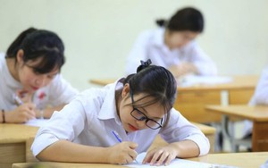 Dừng tuyển hệ cận chuyên, 2 trường danh tiếng ở Hà Nội tăng học phí gấp 2-6 lần