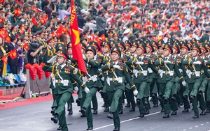 Những h&igrave;nh ảnh h&agrave;o h&ugrave;ng trong Lễ diễu binh kỷ niệm 70 năm Chiến thắng Điện Bi&ecirc;n Phủ