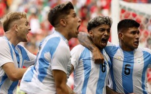 Vì sao bàn gỡ hòa 2-2 của Argentina không được công nhận?