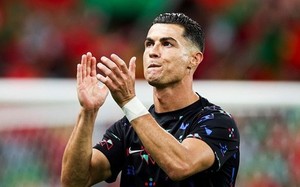 Tại sao Cristiano Ronaldo “bị cấm” mở kênh YouTube hoặc tài khoản TikTok?