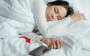Đi ngủ nhớ để điện thoại ở chế độ này, vừa giảm bức xạ lại ngủ ngon hơn