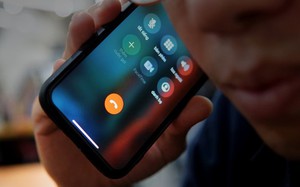 Người đàn ông ở Hà Nội chuyển khoản 2 tỷ đồng cho người lạ, rồi đi báo Công an