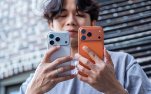 Người mua iPhone 17 bất ngờ gặp chuyện lạ, phải làm sao?