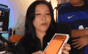 Video unbox iPhone 17 Pro Max đáng xem nhất lúc này: Càng xem càng cuốn, không có tiền mua thì mình xem trước!