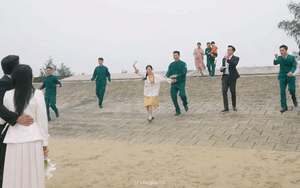 Ph&aacute;t hiện cặp sao Việt c&ograve;n nợ cả nước một đ&aacute;m cưới &ocirc;m nhau cứng ngắc ở sự kiện: Đẹp đ&ocirc;i qu&aacute; trời qu&aacute; đất- Ảnh 5.